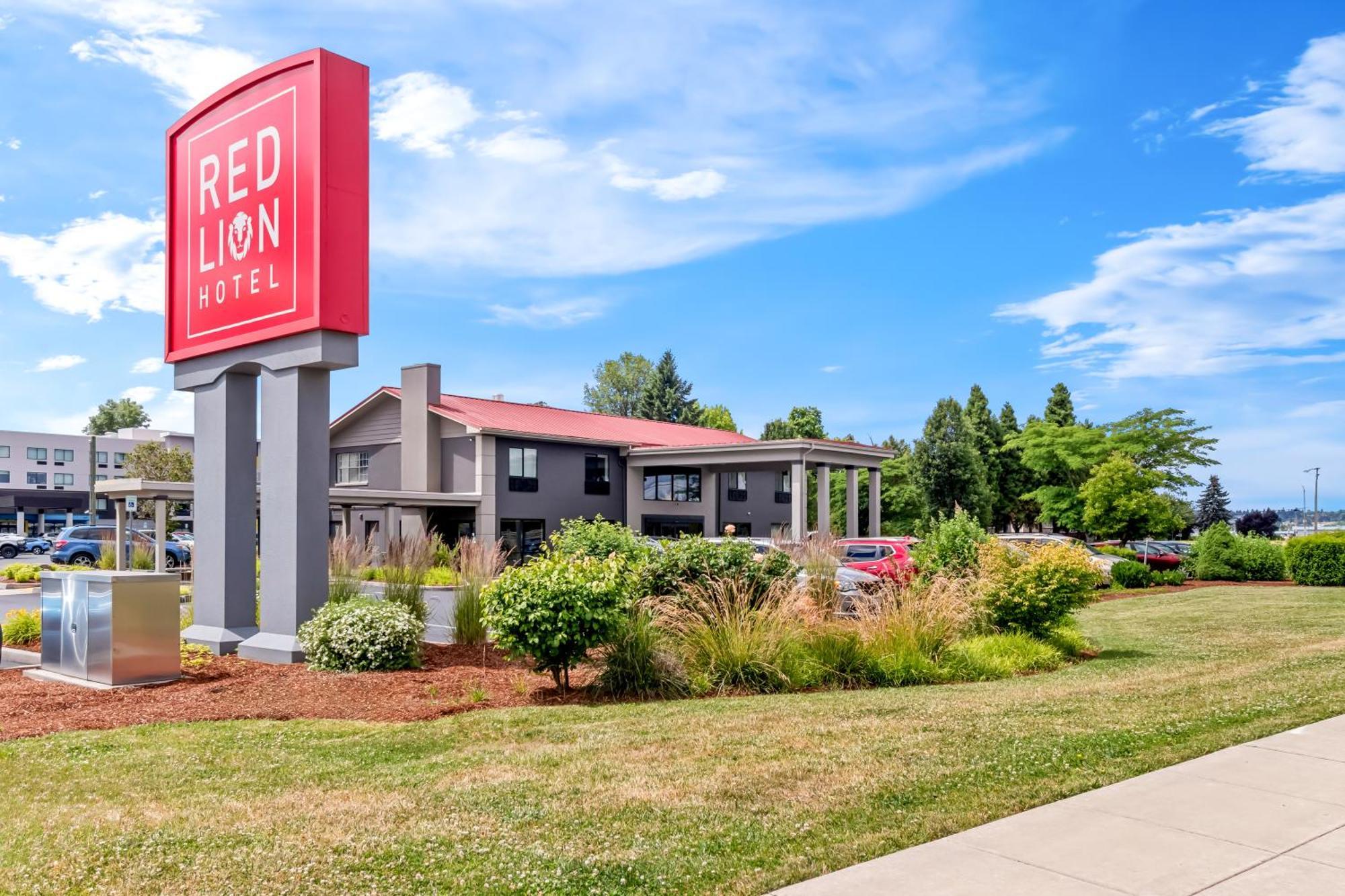 Red Lion Hotel Portland Airport Exterior foto