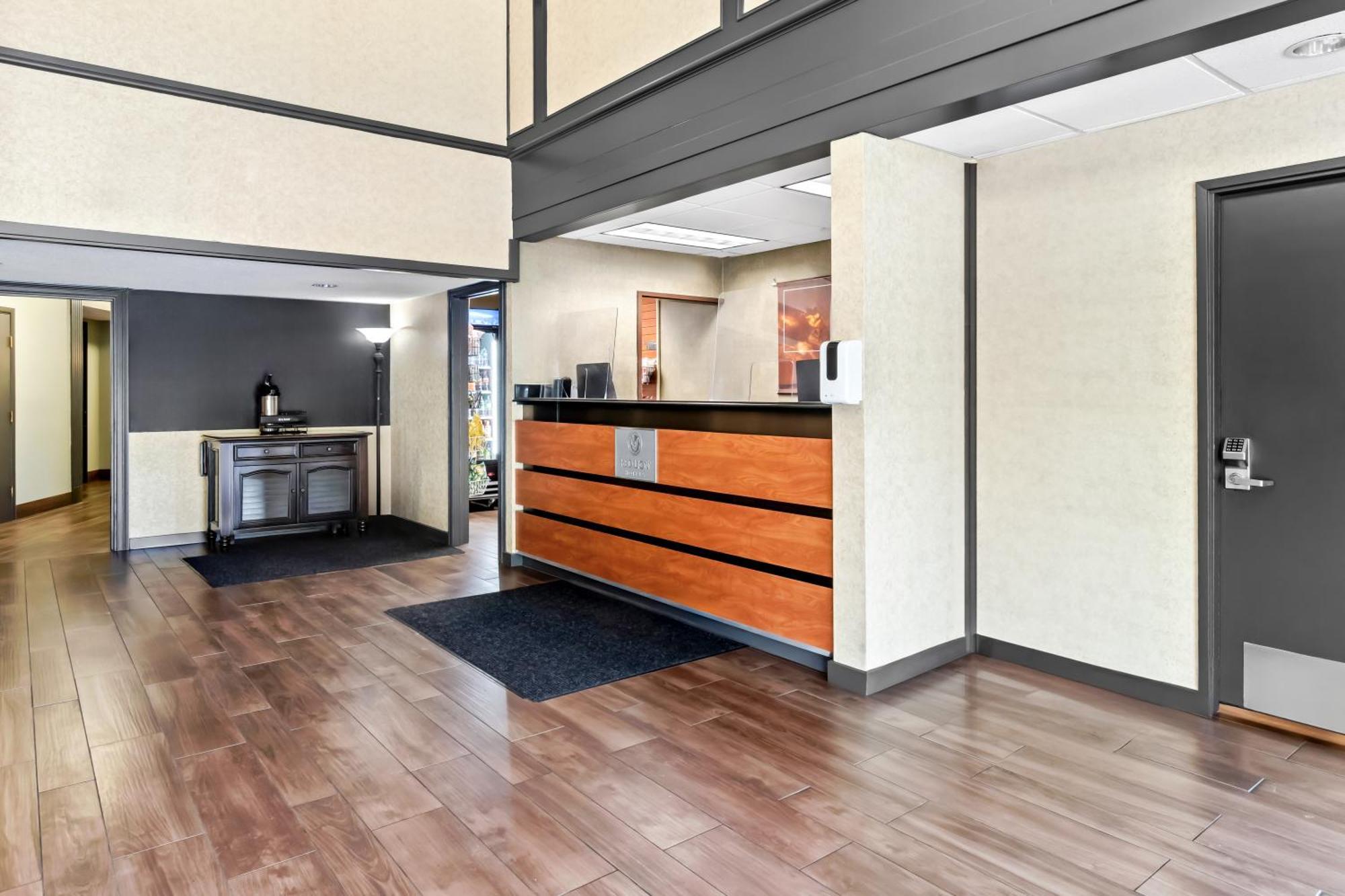 Red Lion Hotel Portland Airport Exterior foto